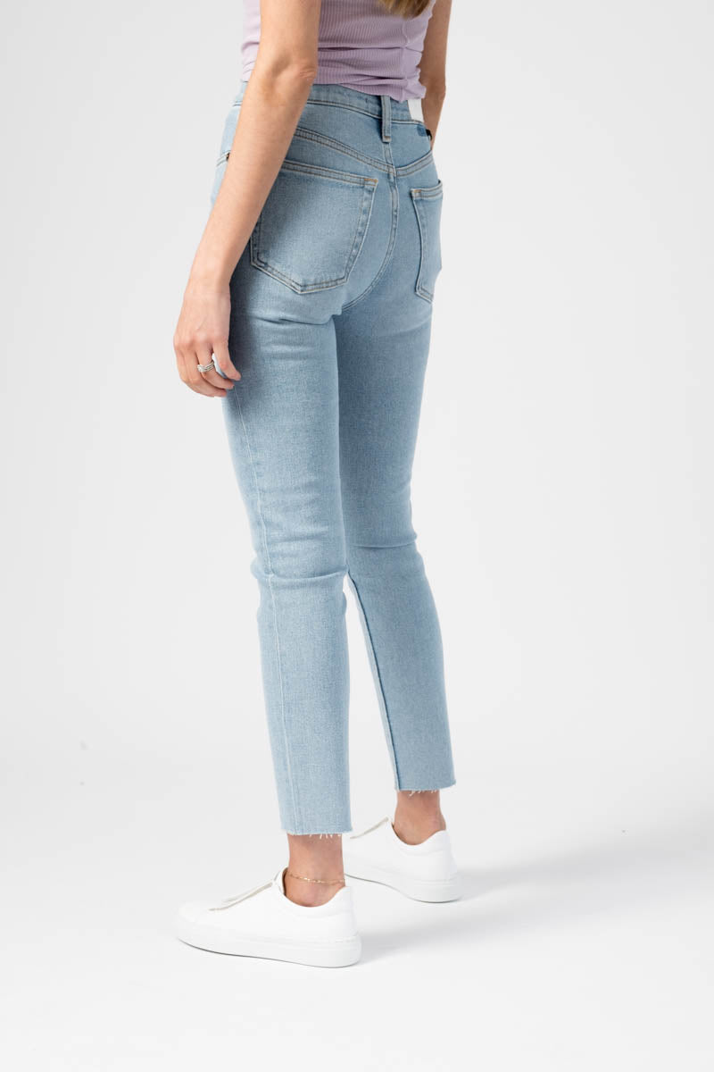 90s Comfort Stretch Jean in Light 2