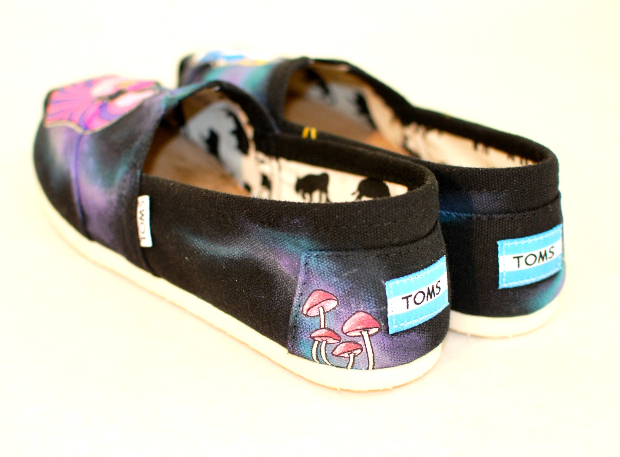 Alice in Wonderland Toms shoes