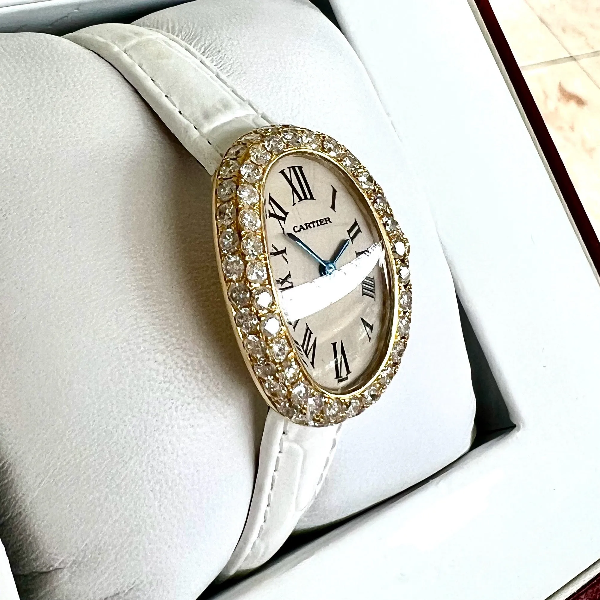 CARTIER BAIGNOIRE Quartz 18K Yellow Gold 23mm 3.2TCW  Diamond Watch