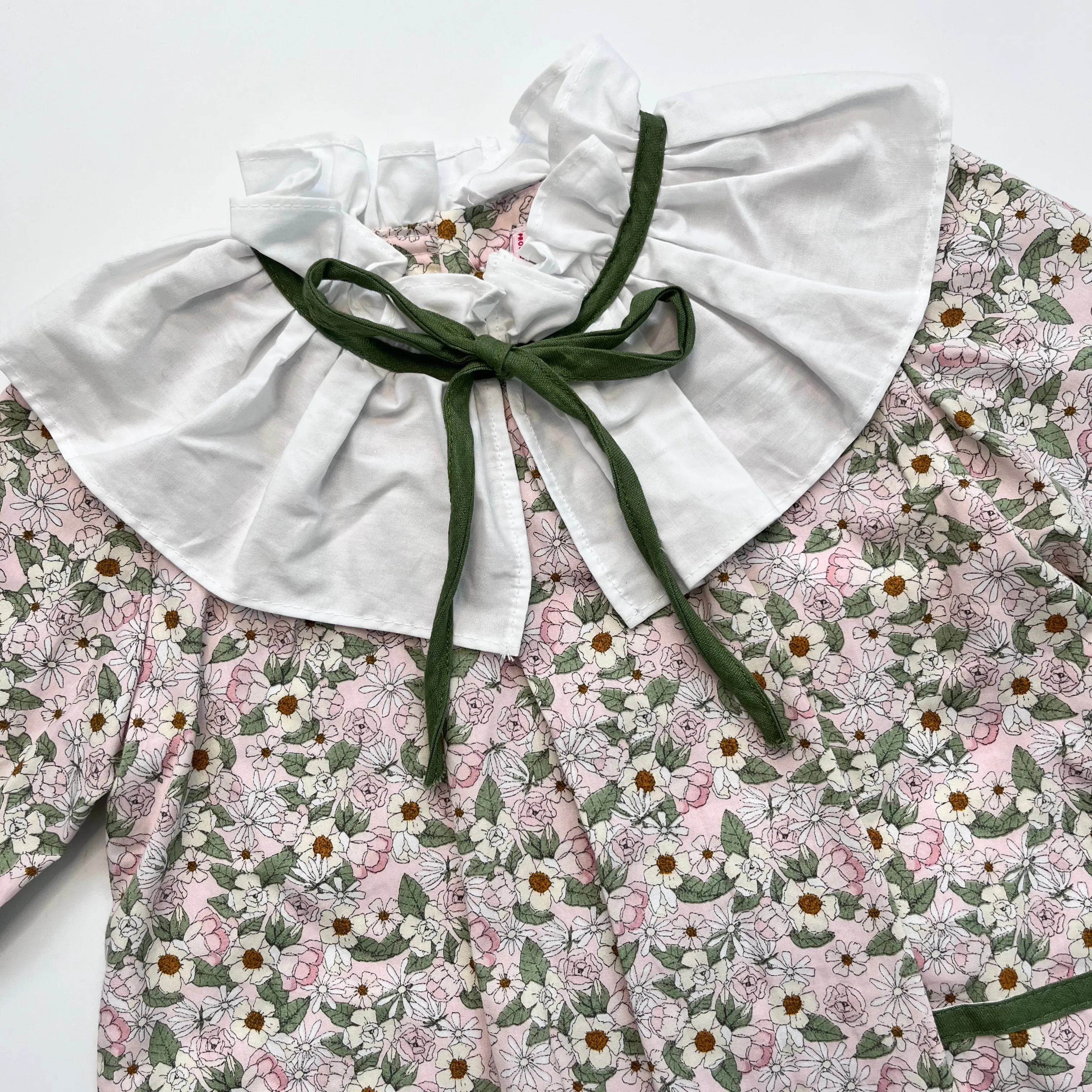 La Coqueta Floral Dress With Frill Collar: 4 Years