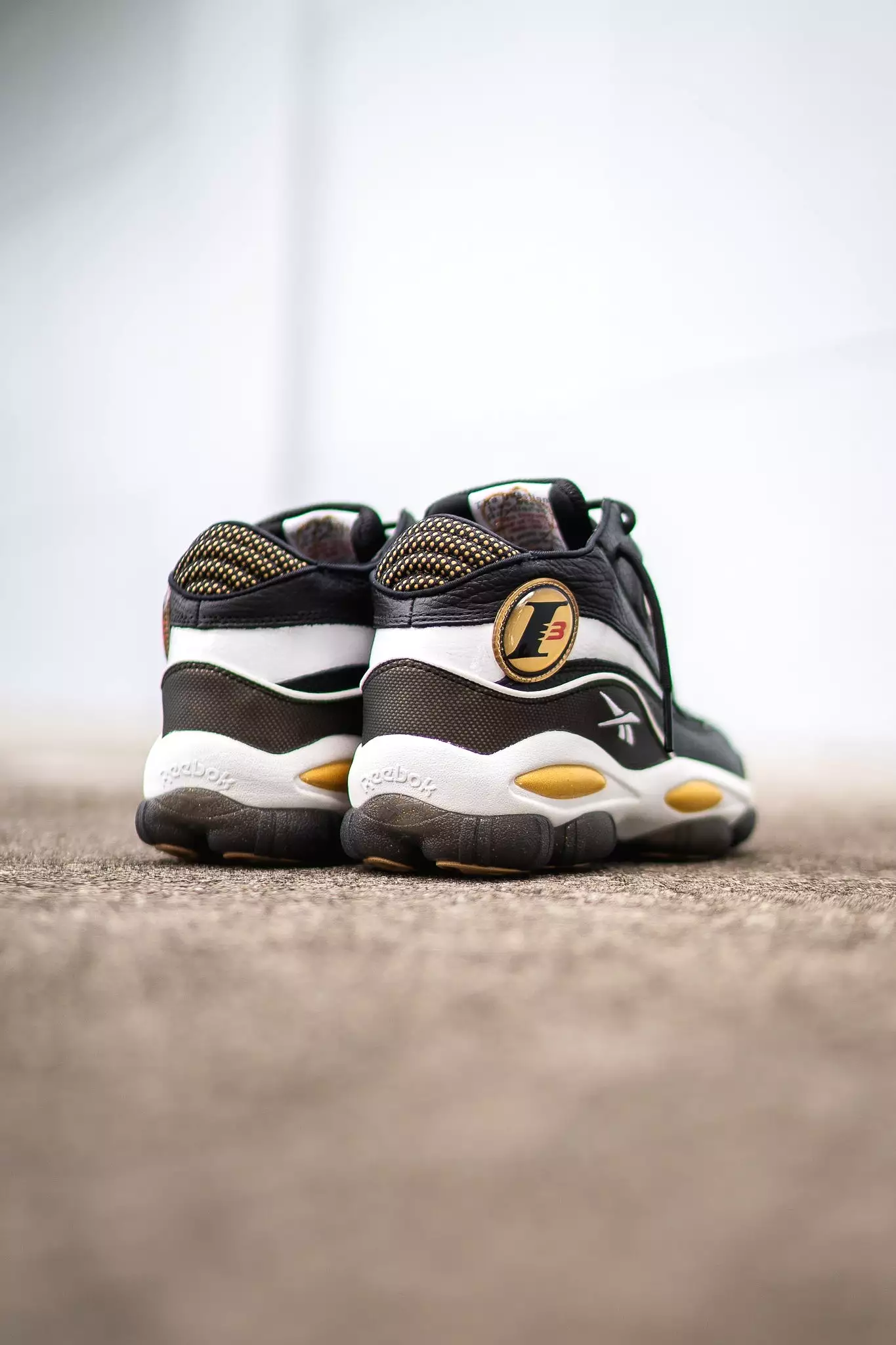 MEN'S REEBOK ANSWER 1 OG DMX BASKETBALL SHOES (Gold Medal)